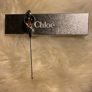 Chloe calla lily stickpin